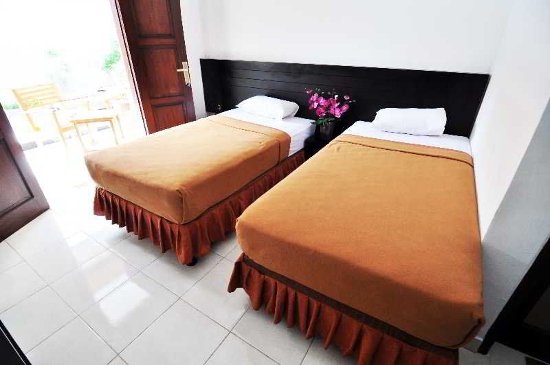 Jesens Inn II Kuta Lombok Exterior foto